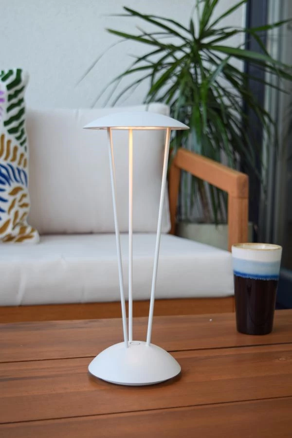Lucide RENEE - Rechargeable Table lamp Indoor/Outdoor - Battery pack/batteries - Ø 12,3 cm - LED Dim. - 1x2,2W 2700K/3000K - IP54 - With wireless charging pad - White - ambiance 2